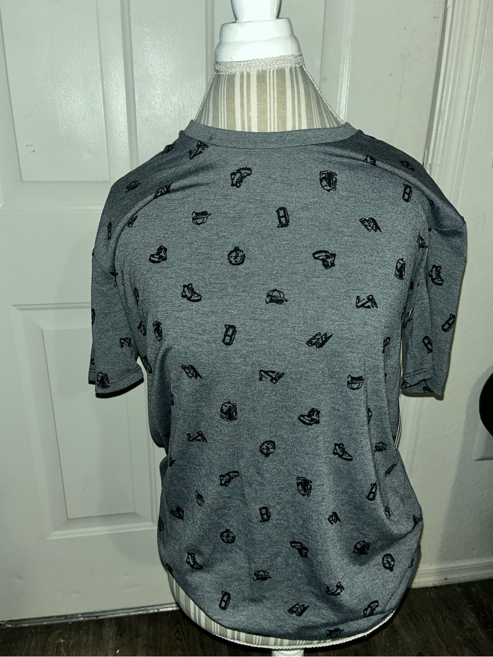 LuLaRoe Men's Grey Short-Sleeve Tee with Black Icon Motif
